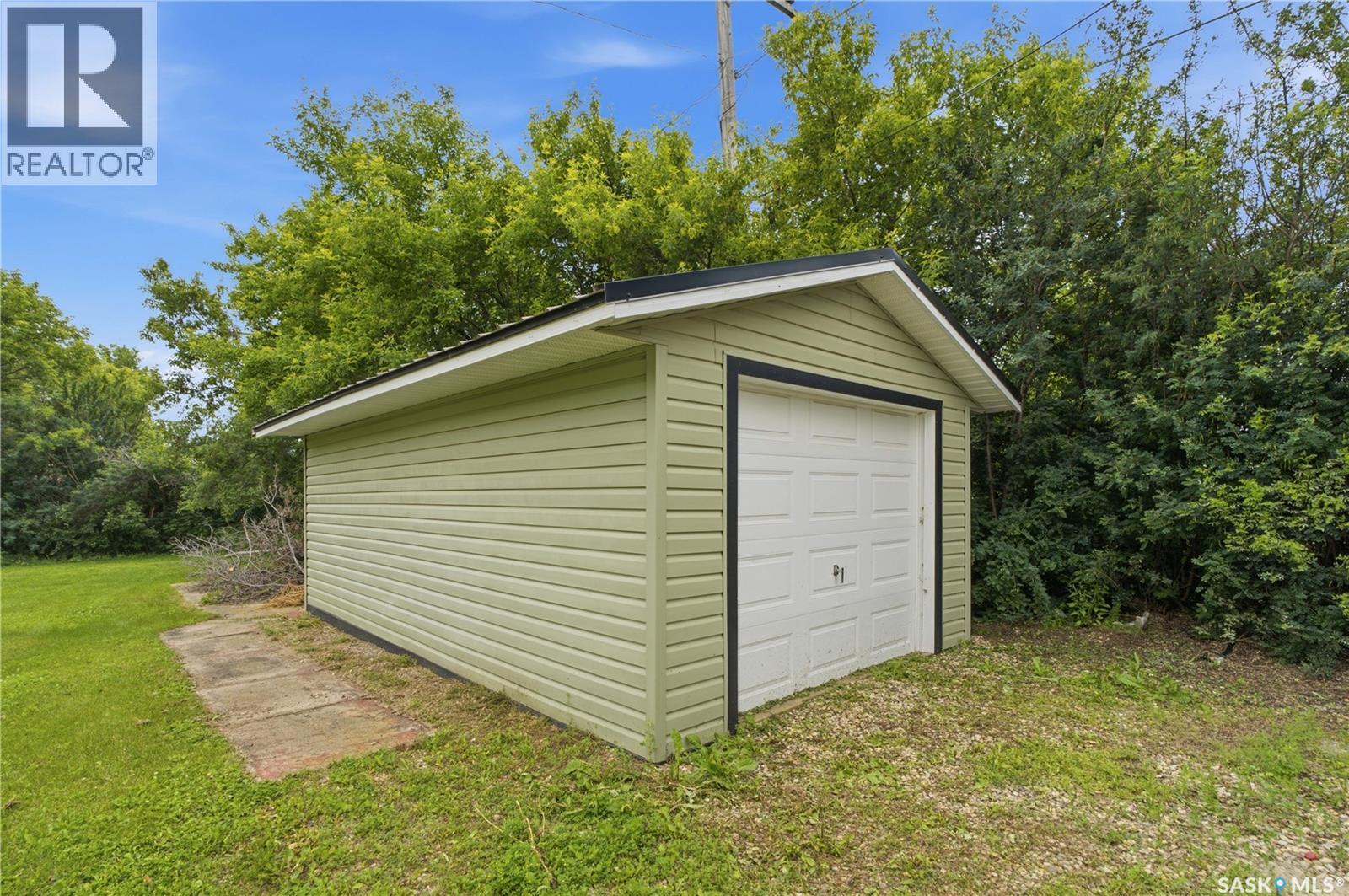 100 Railway AVENUE S - 45
