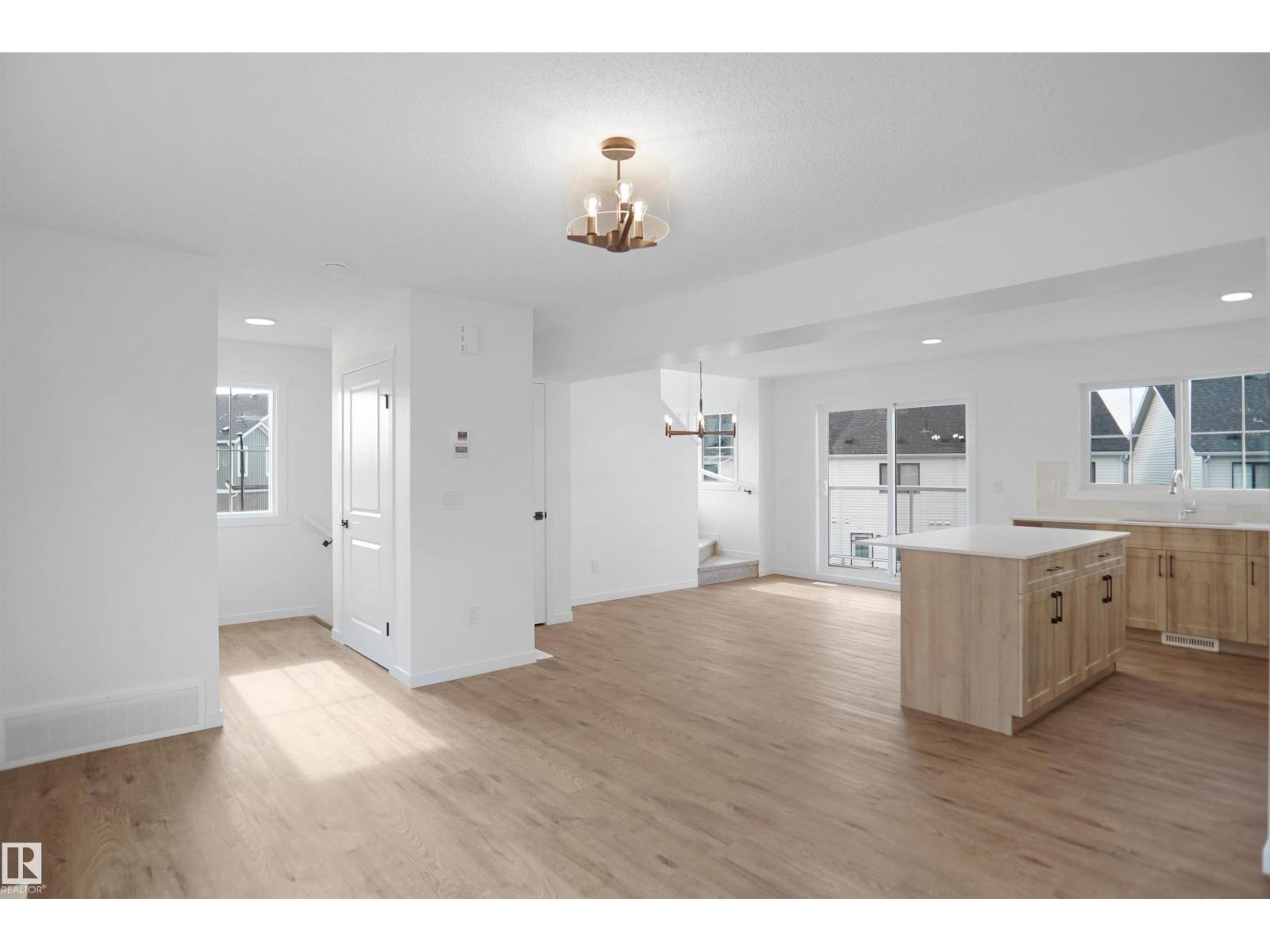 #61 525 SECORD BV NW - 5