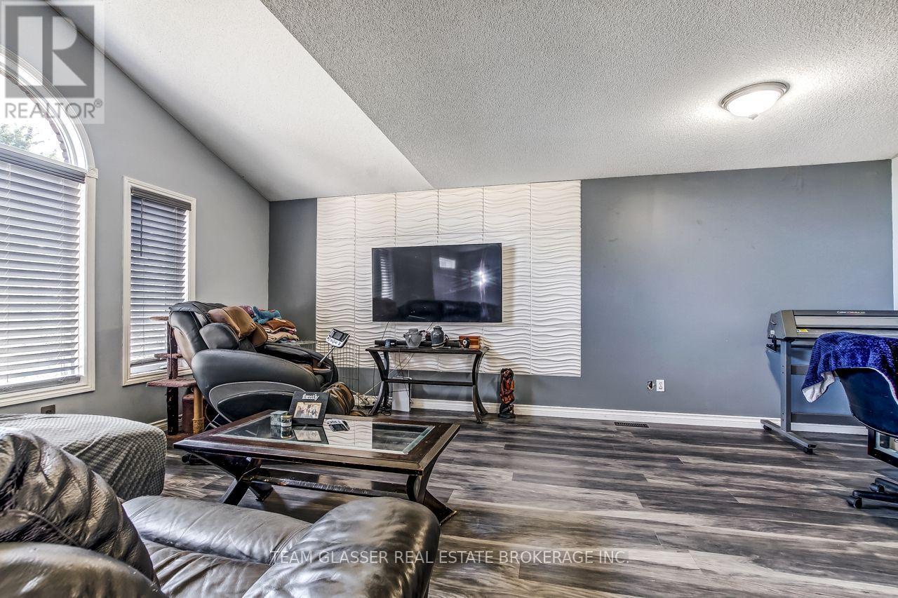 23999 MAYFAIR ROAD - 17