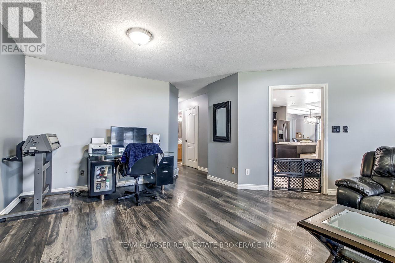 23999 MAYFAIR ROAD - 18