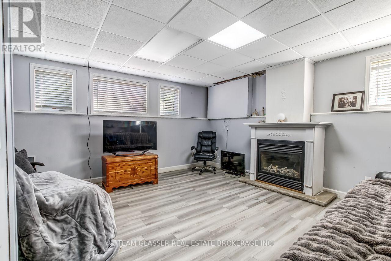 23999 MAYFAIR ROAD - 25