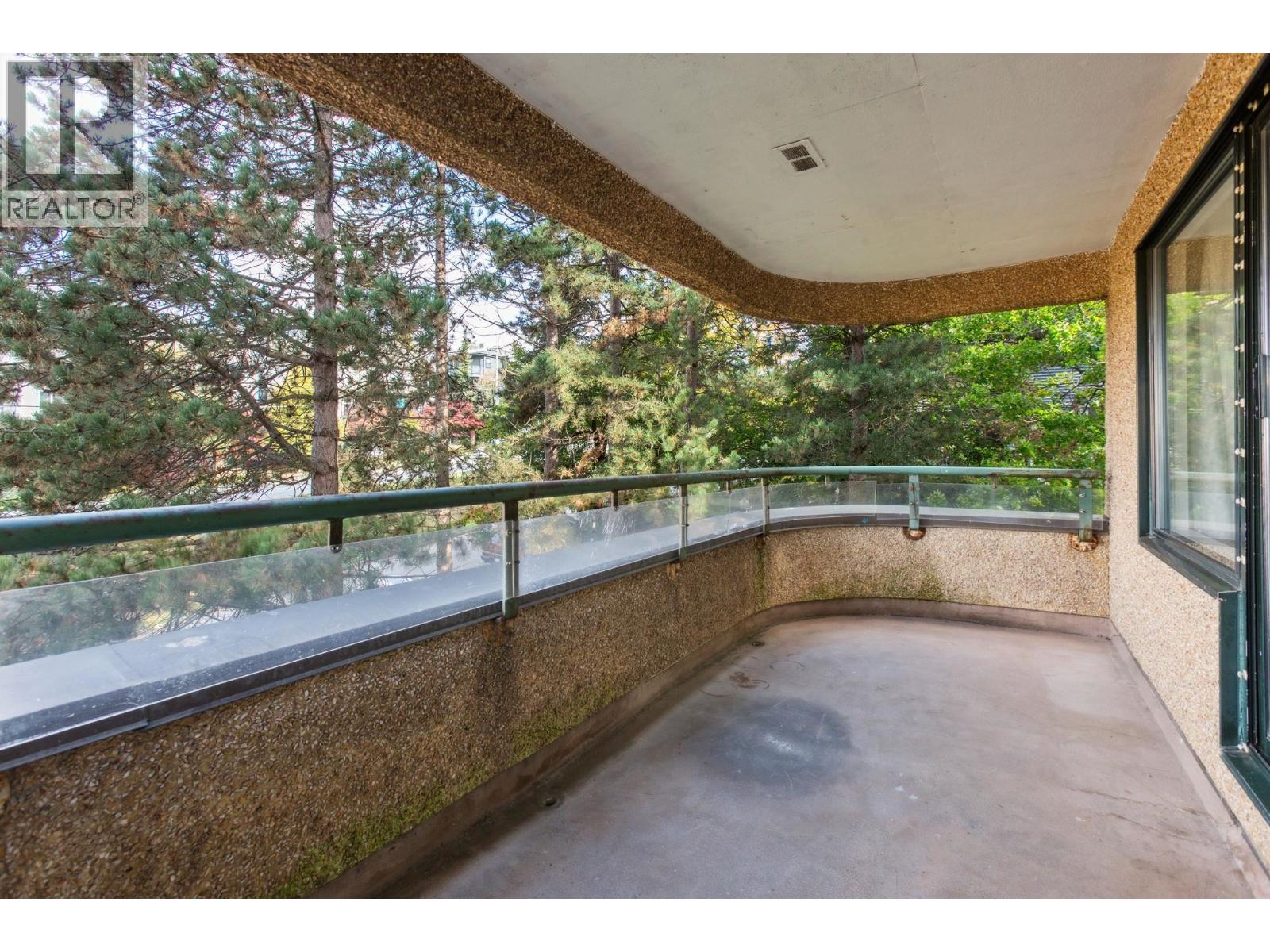 402 1026 QUEENS AVENUE, New Westminster