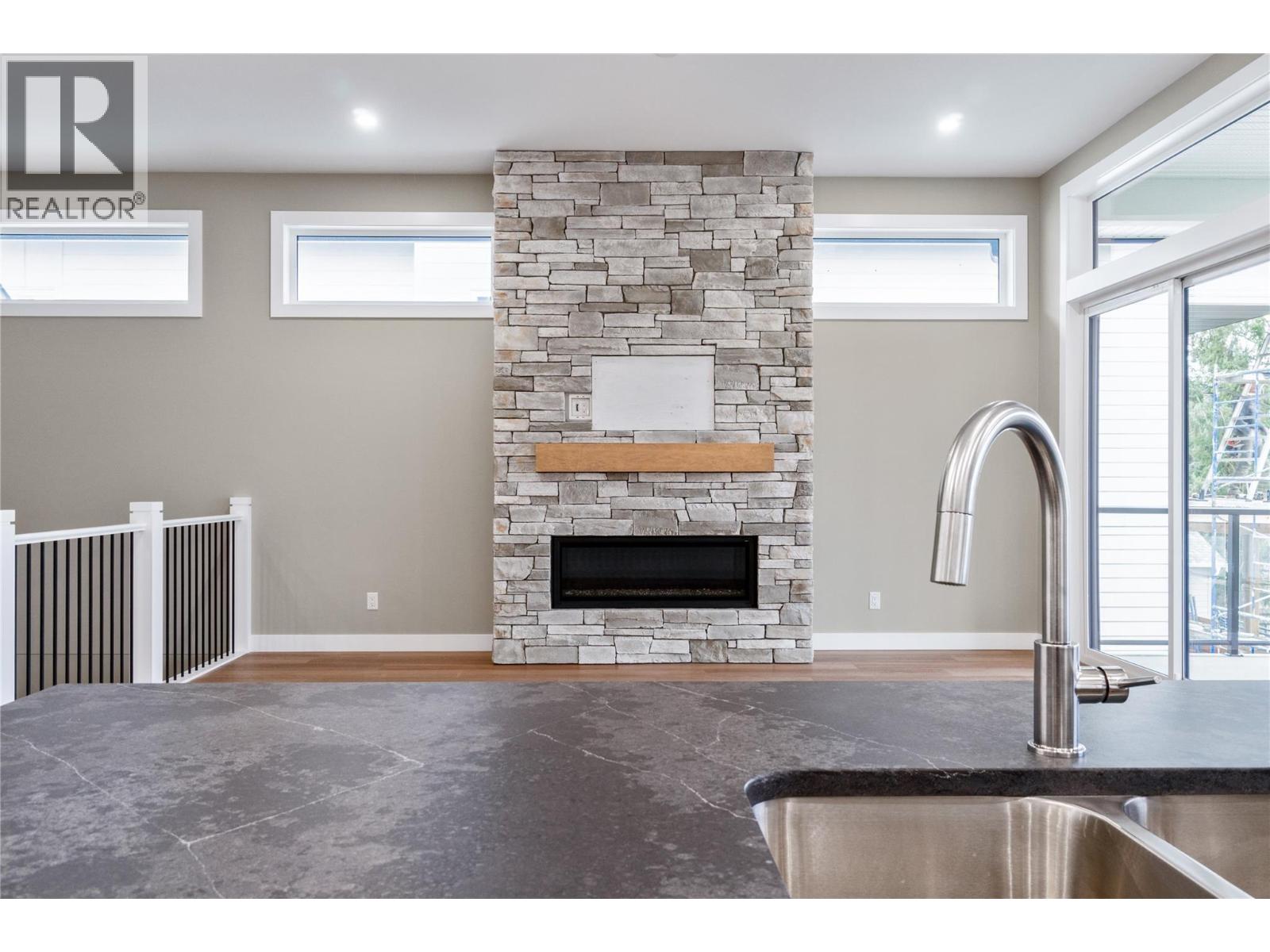 1905 35 Street NE - 19