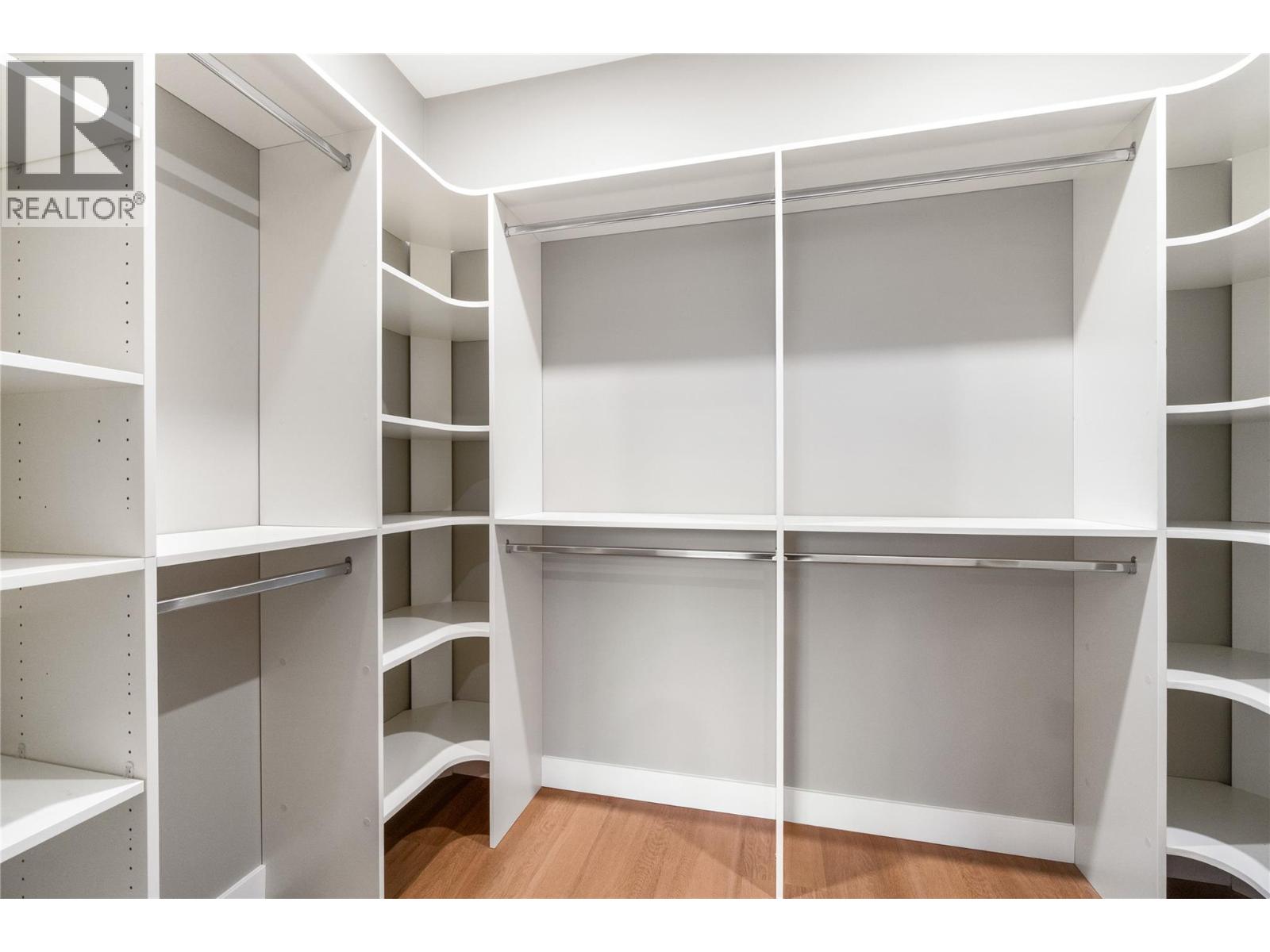 1905 35 Street NE - 39