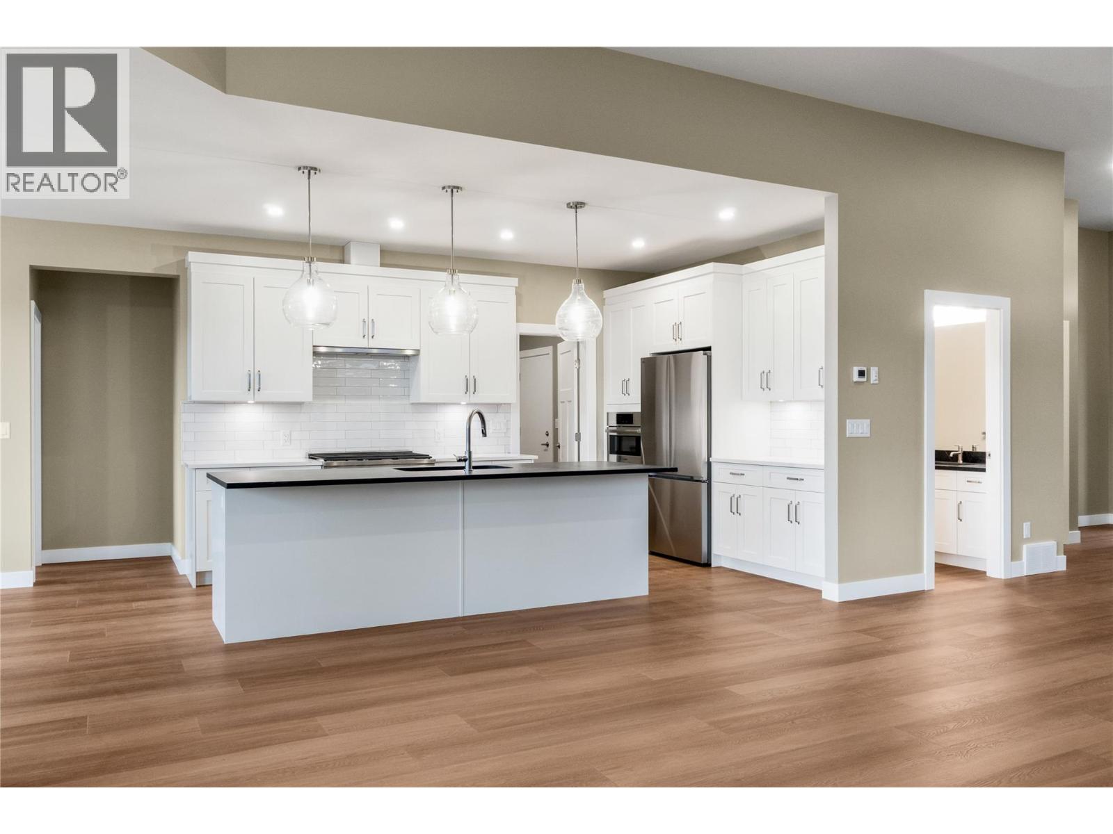 1905 35 Street NE - 13