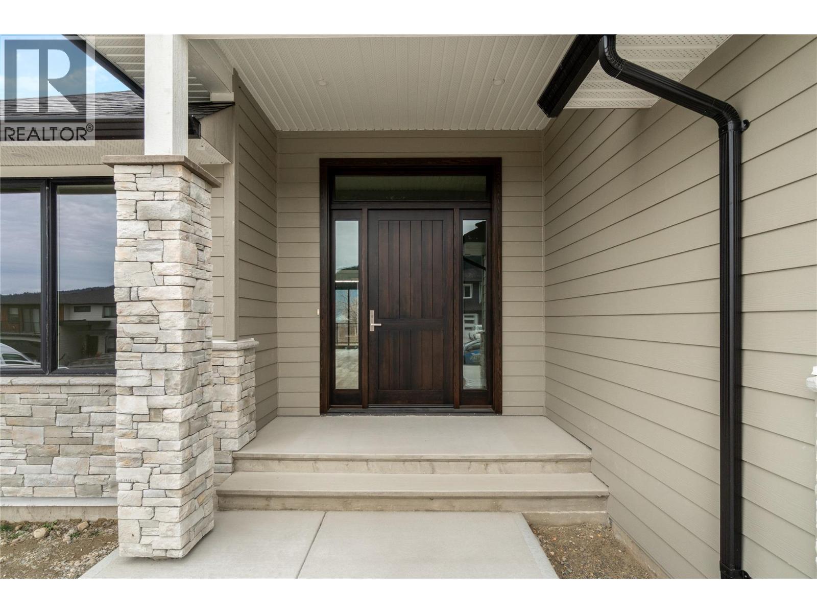 1905 35 Street NE - 4