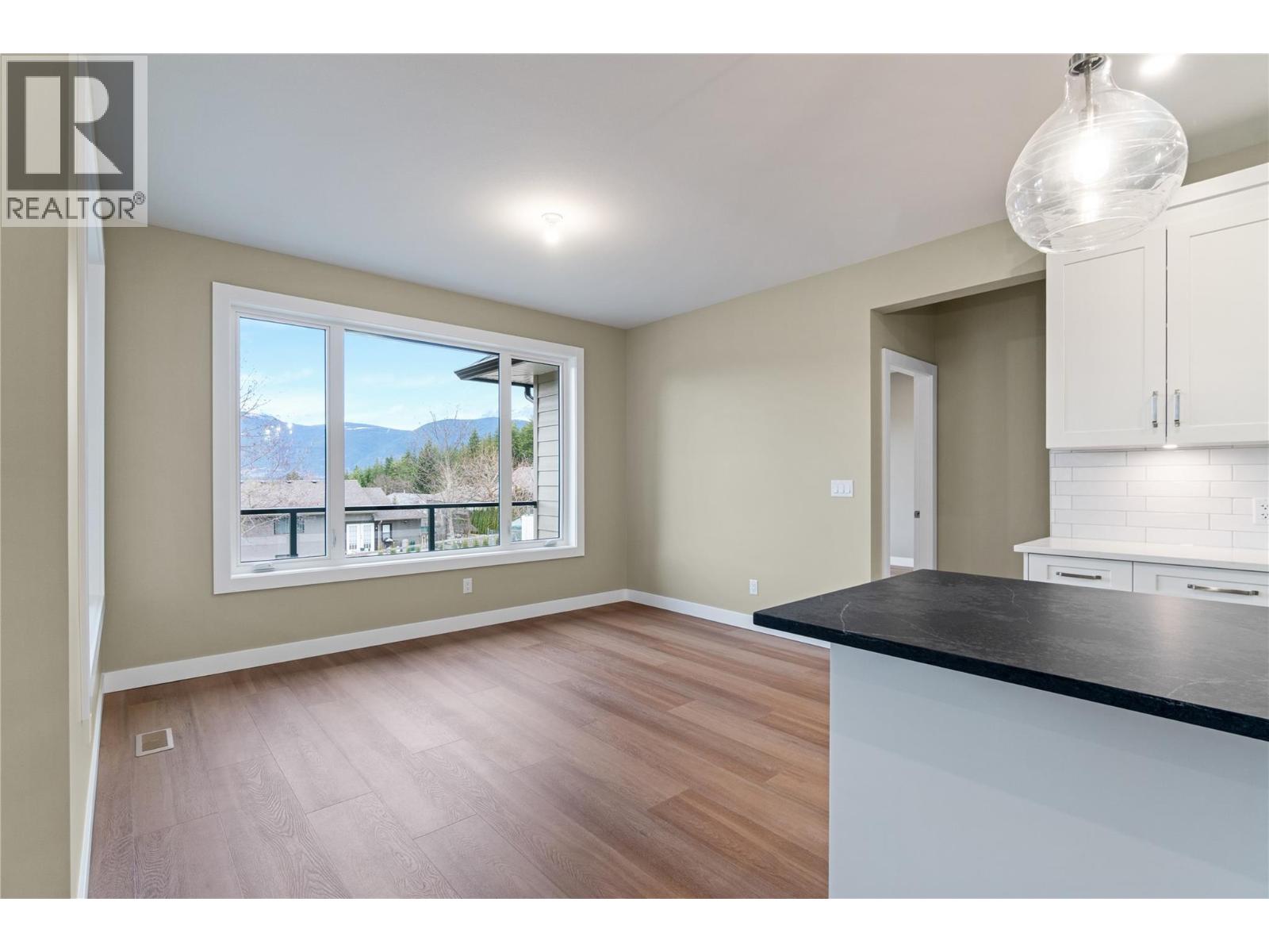 1905 35 Street NE - 22