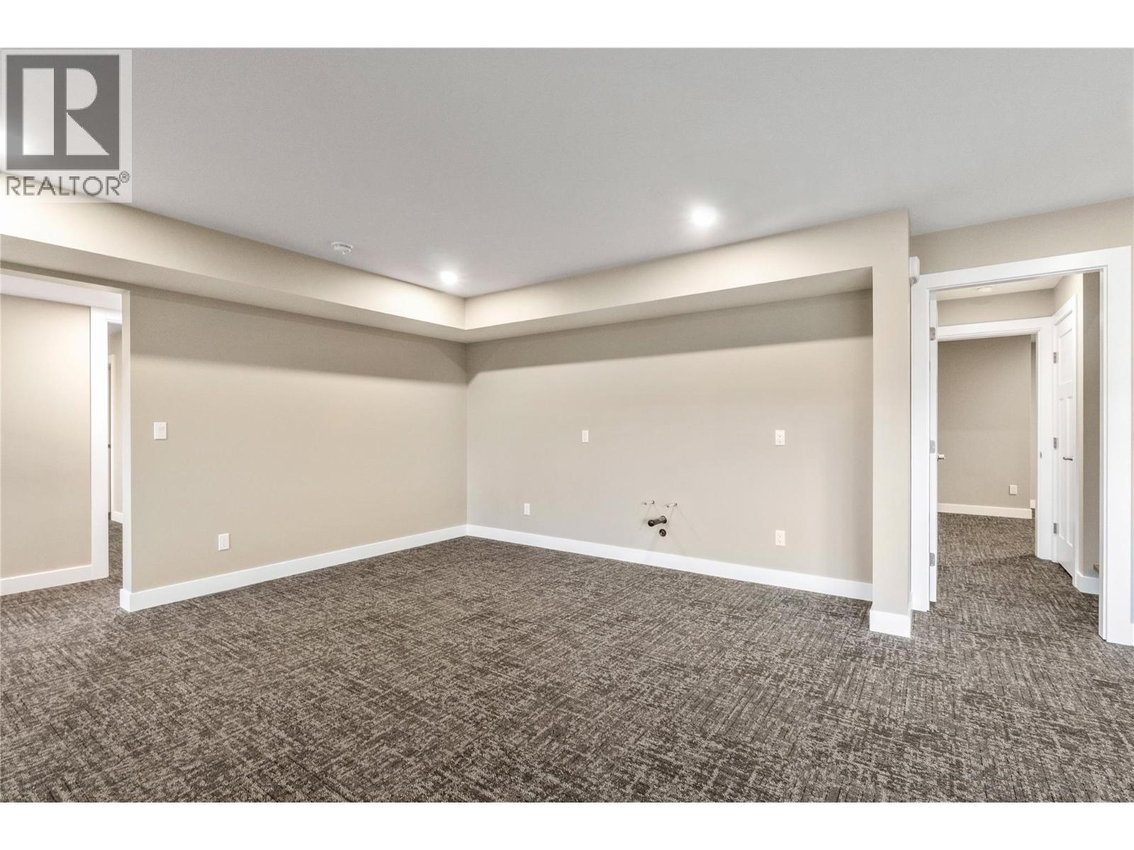 1905 35 Street NE - 52