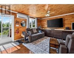 20 Hells Hill Pond Road thumbnail 13