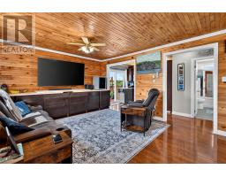 20 Hells Hill Pond Road thumbnail 16