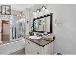 20 Hells Hill Pond Road thumbnail 29