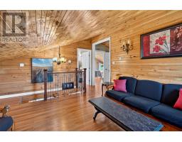 20 Hells Hill Pond Road thumbnail 32