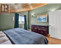 20 Hells Hill Pond Road thumbnail 35