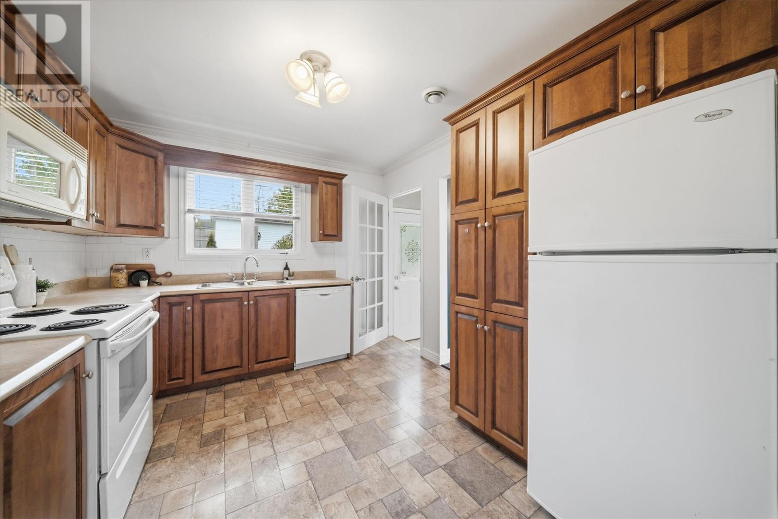 44 Grieve Street - 13