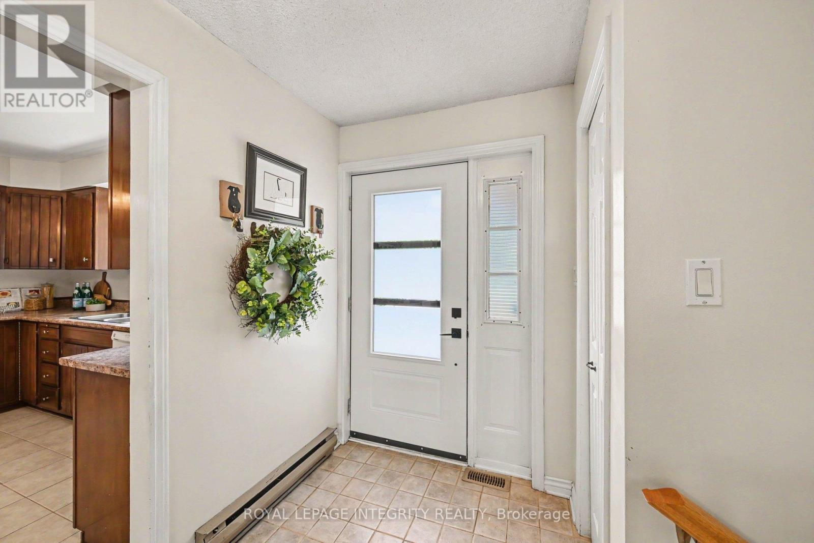 19 JESSIE DRIVE, Ottawa. Luxury613. By Peter Sagos - Image 3
