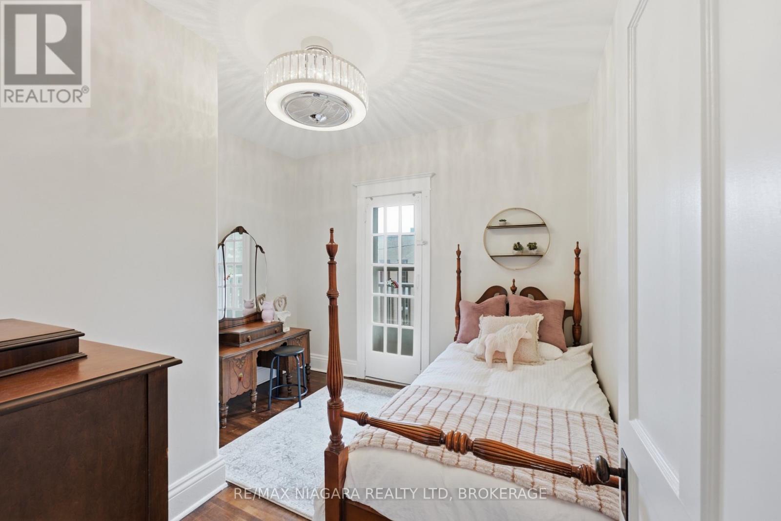 2 COTTAGE AVENUE - 16
