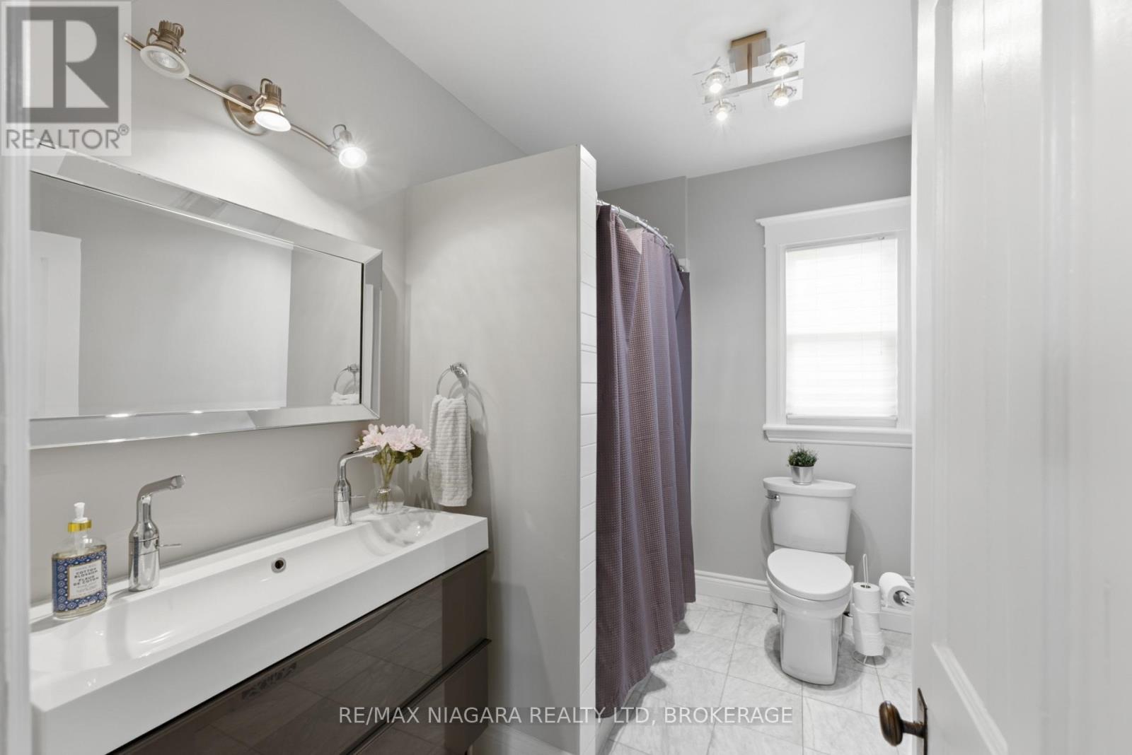 2 COTTAGE AVENUE - 23