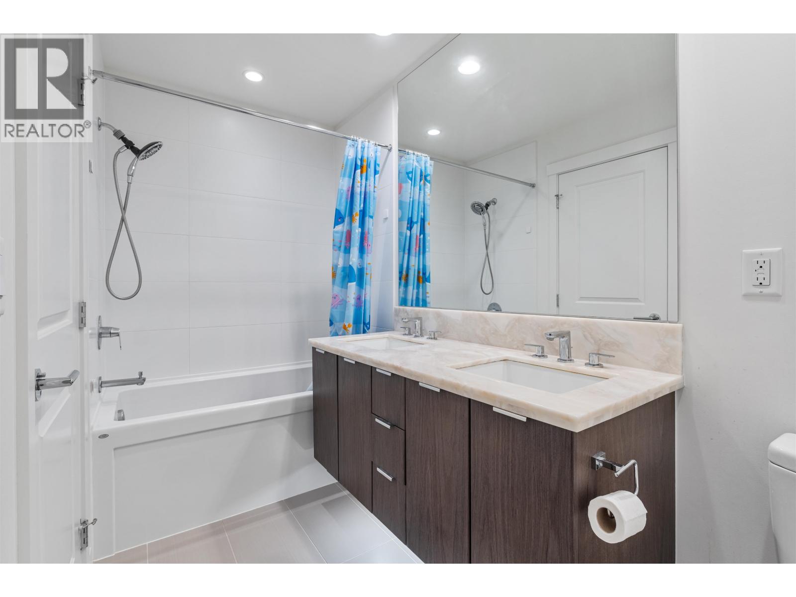 2 Bed, 1 Bath Apartment for Sale in Vancouver – 301 3168 RIVERWALK AVENUE, Vancouver – MLS# R3146041 - Image 12