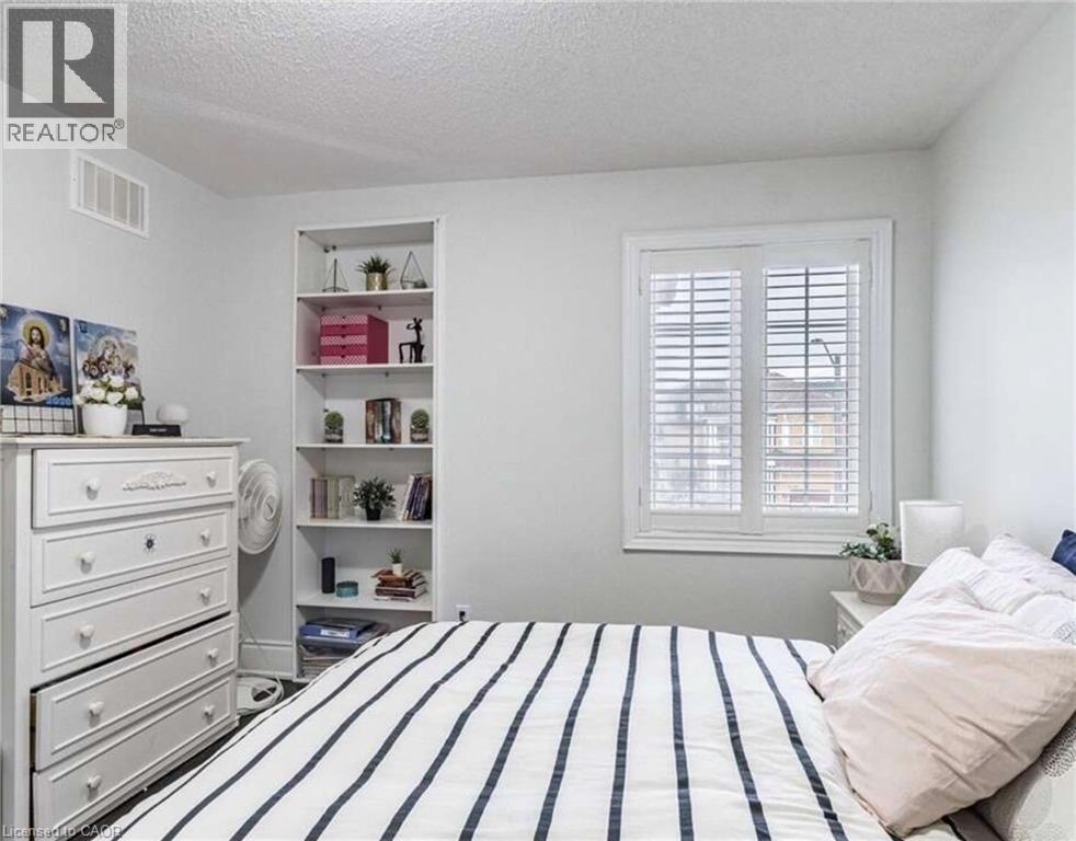 3562 AQUINAS Avenue - 8