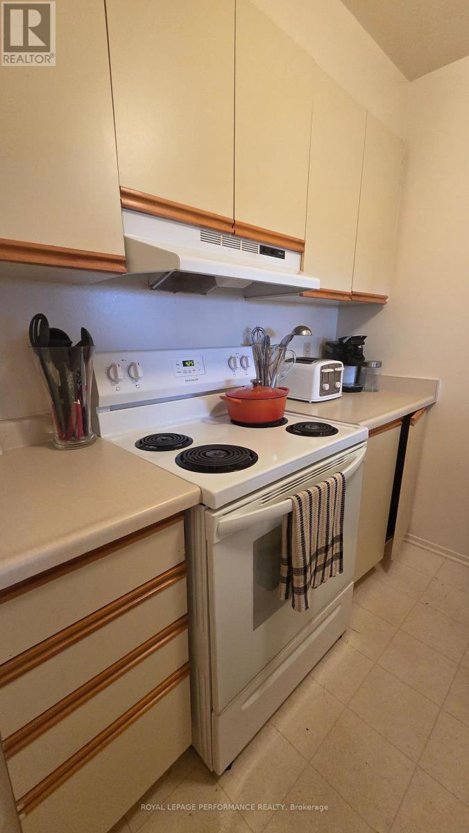 #115 218 VIEWMOUNT DRIVE - 2