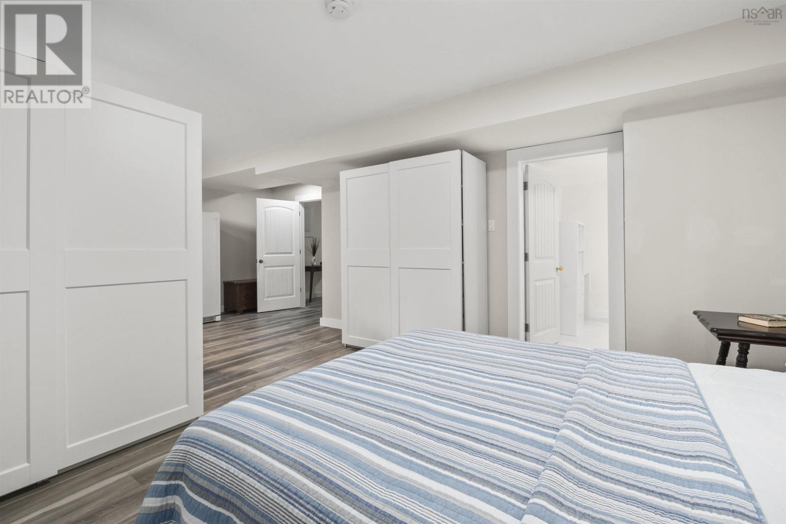 19 Acorn Avenue - 35
