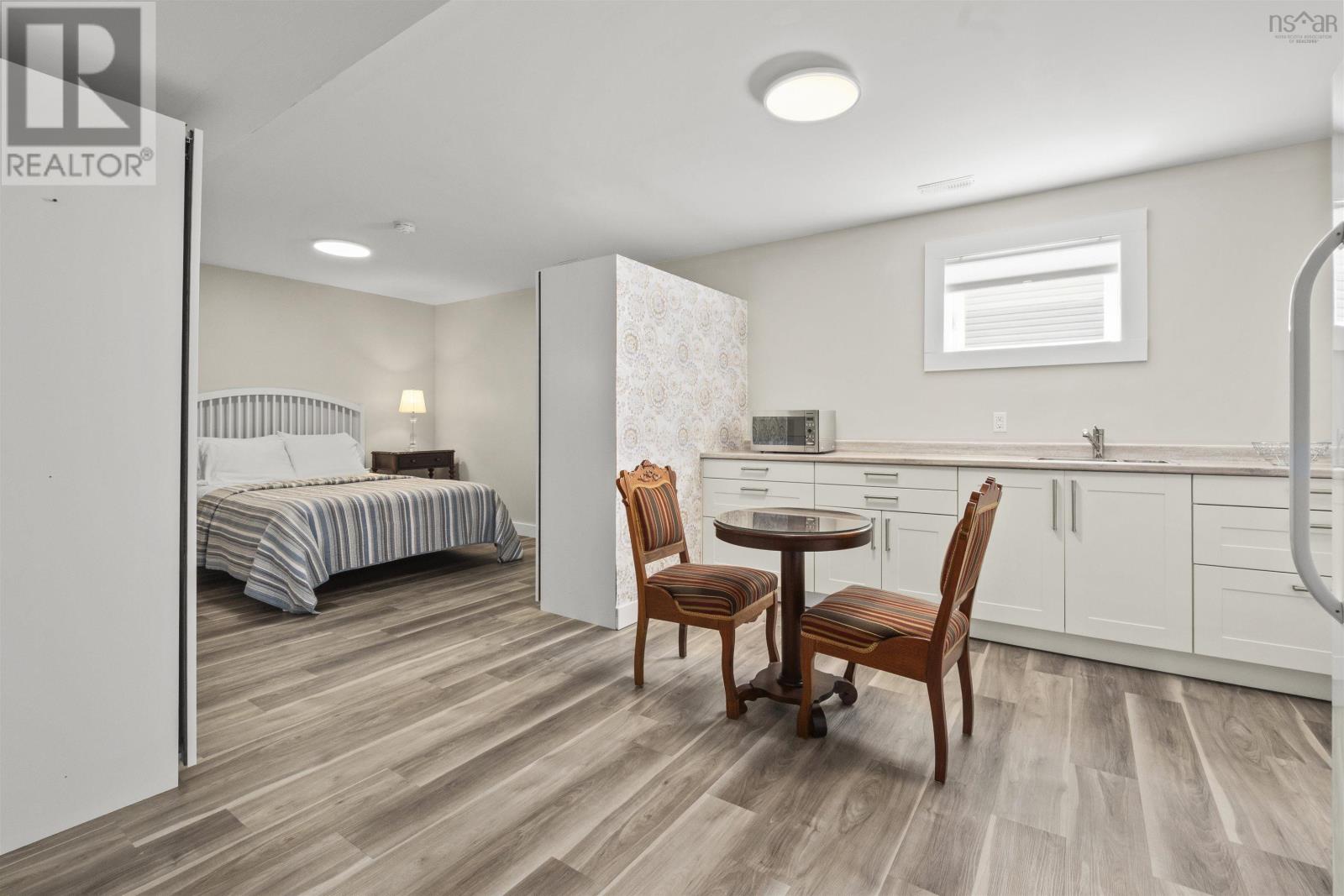 19 Acorn Avenue - 33