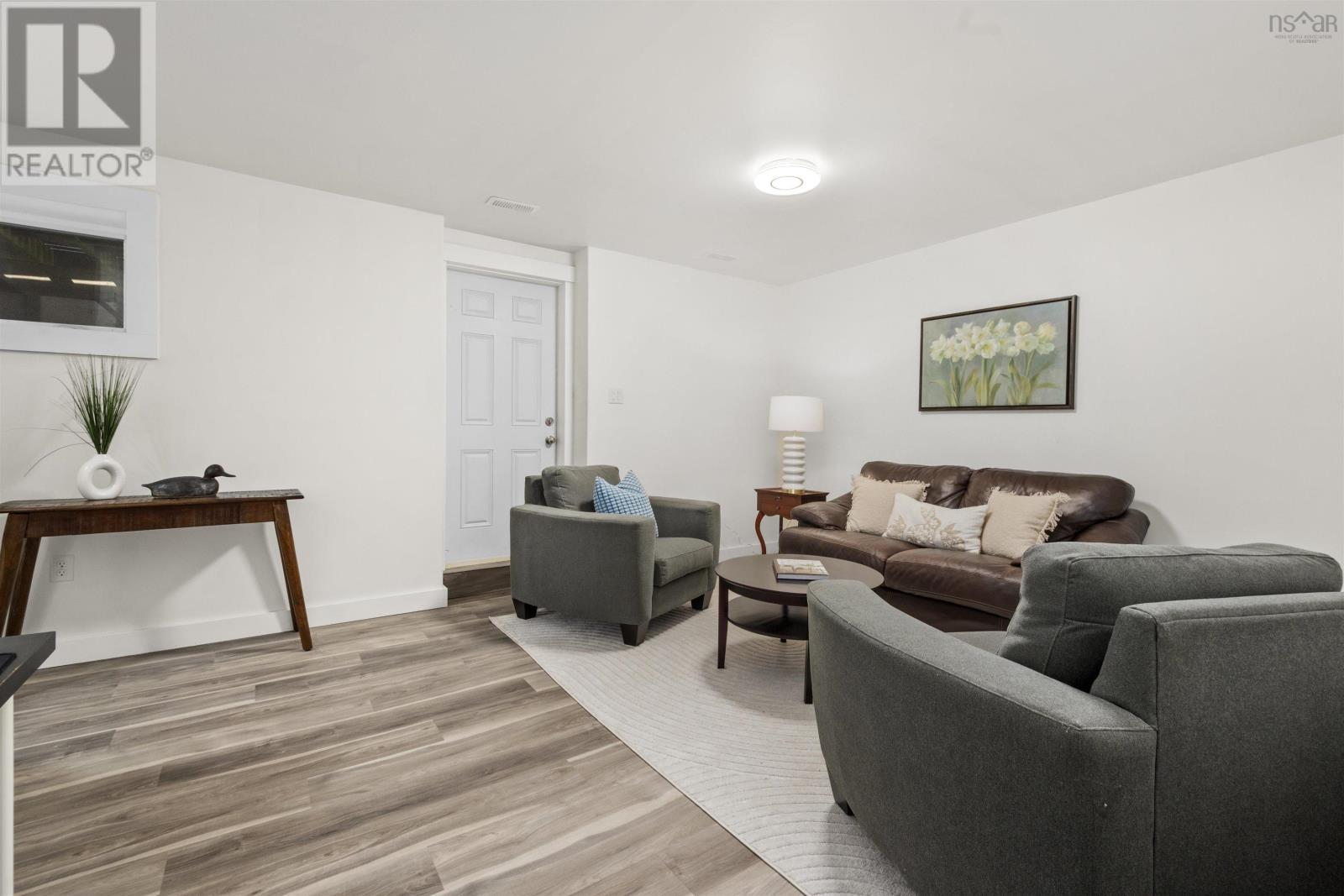 19 Acorn Avenue - 31