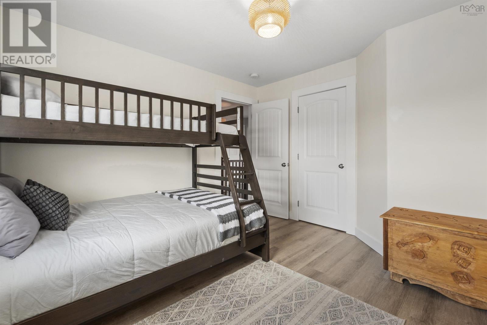 19 Acorn Avenue - 28