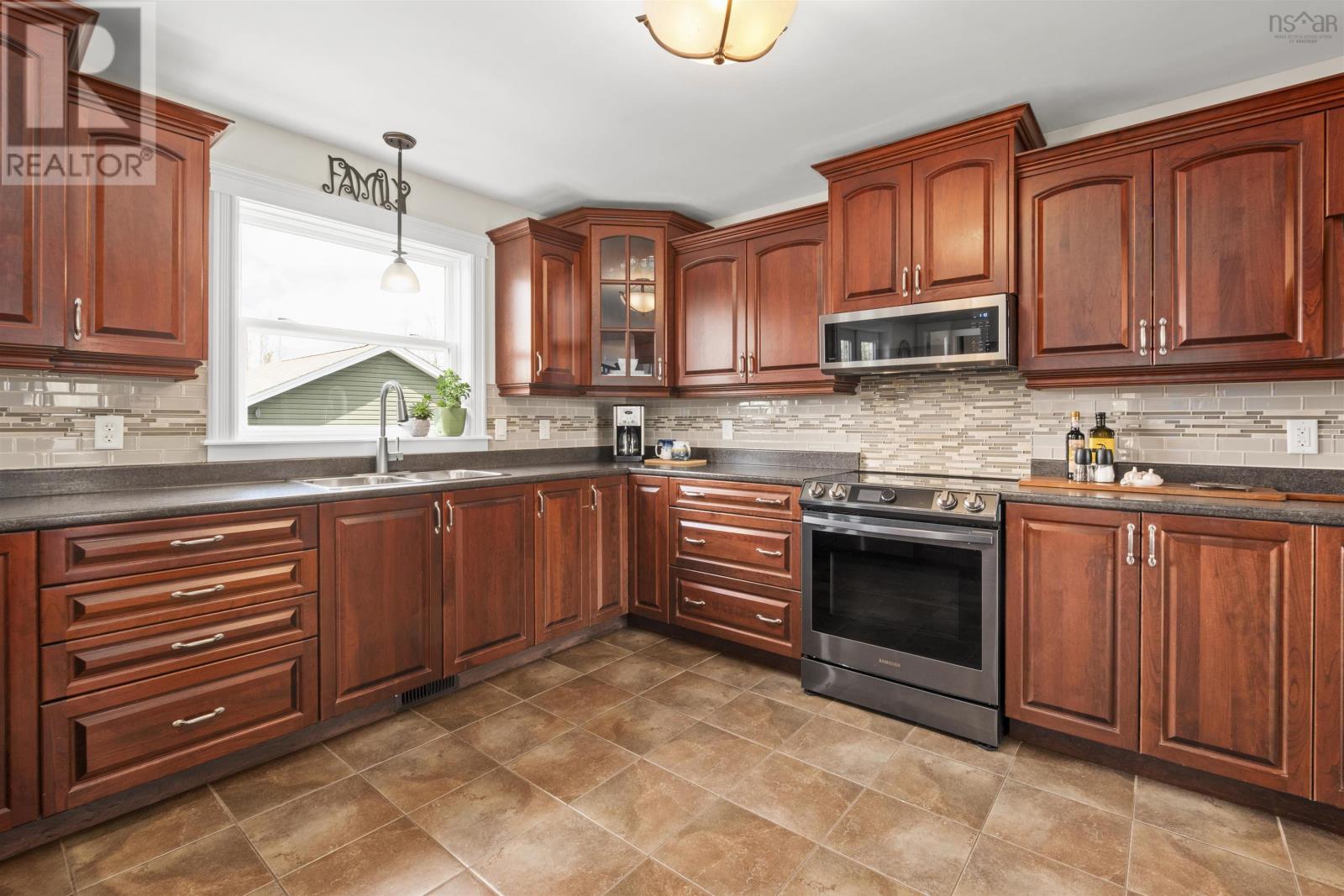 19 Acorn Avenue - 8