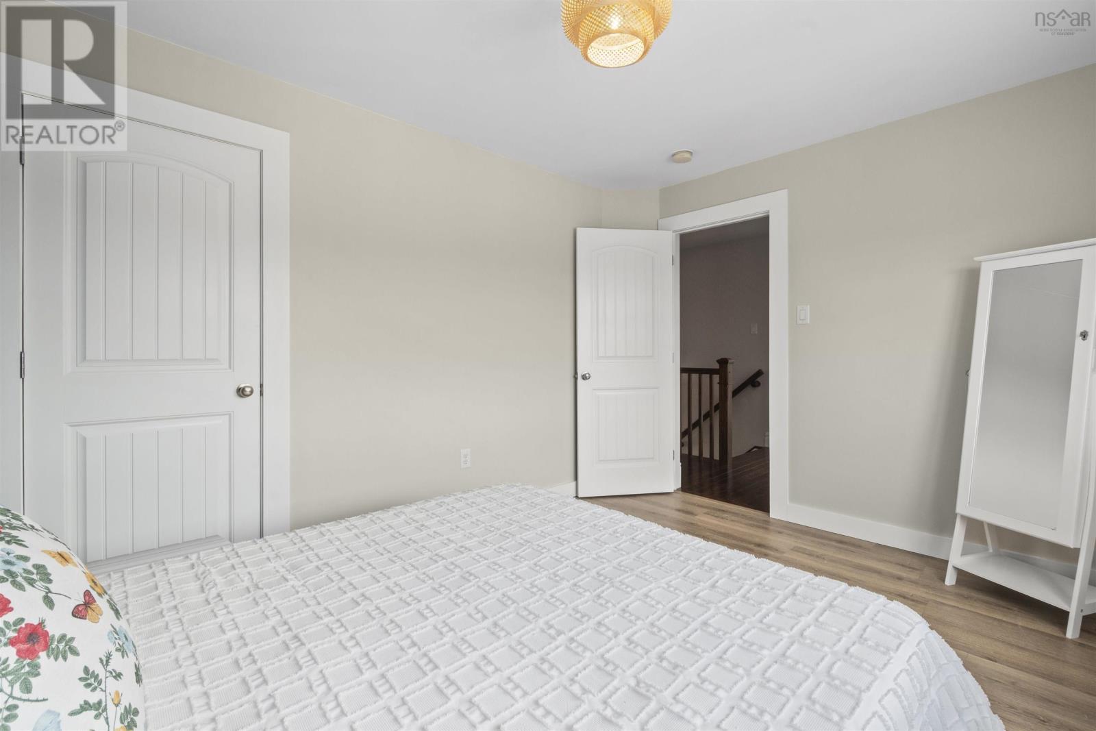 19 Acorn Avenue - 26