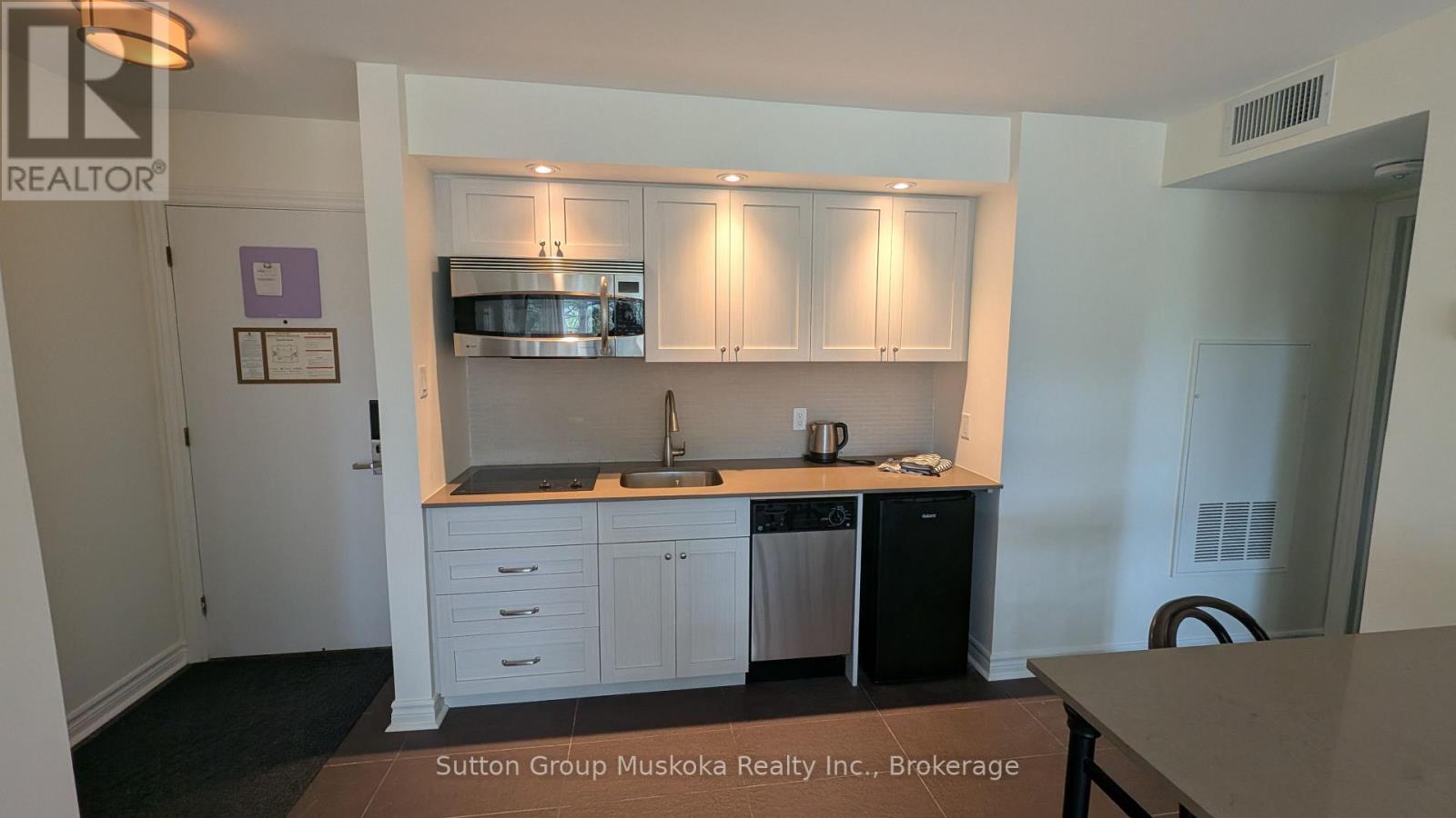 52-205 DEERHURST DRIVE - 7
