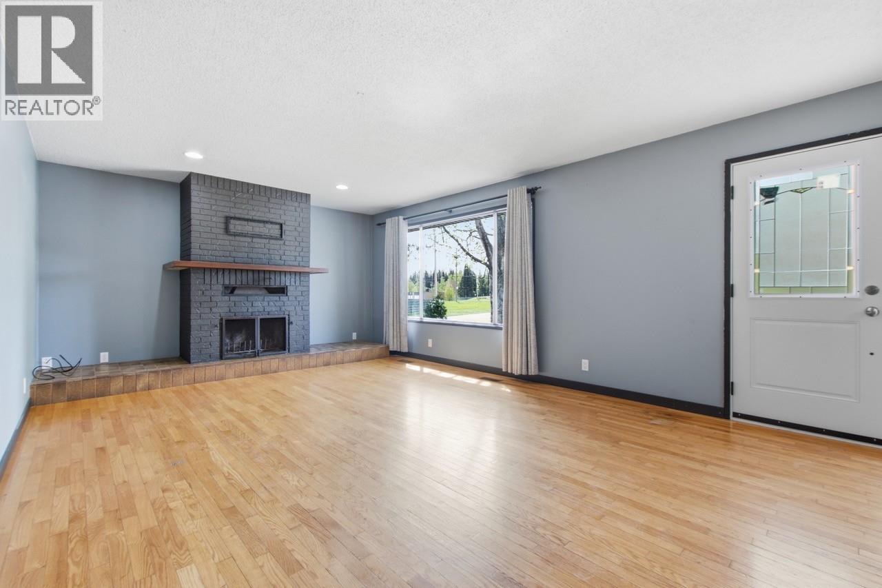 Photo 9 of 35 — 4608 CROCUS CRESCENT · Prince George, BC