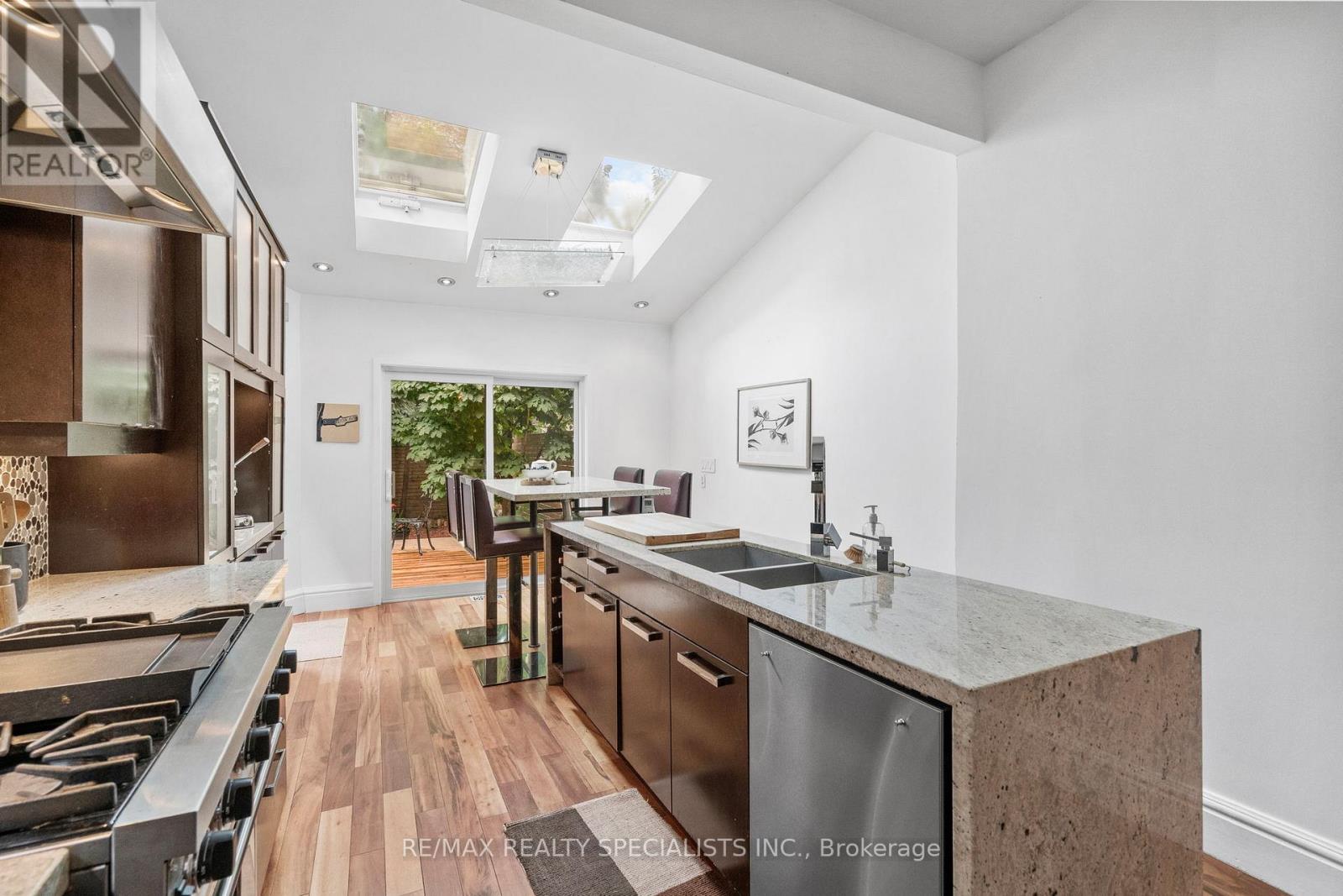 418 OSSINGTON AVENUE - Image 15
