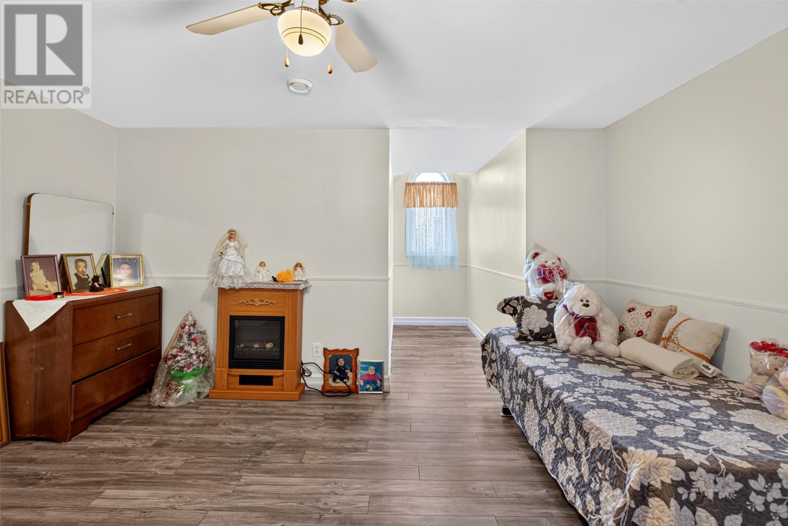 21 - 23 Boyd Avenue - 25