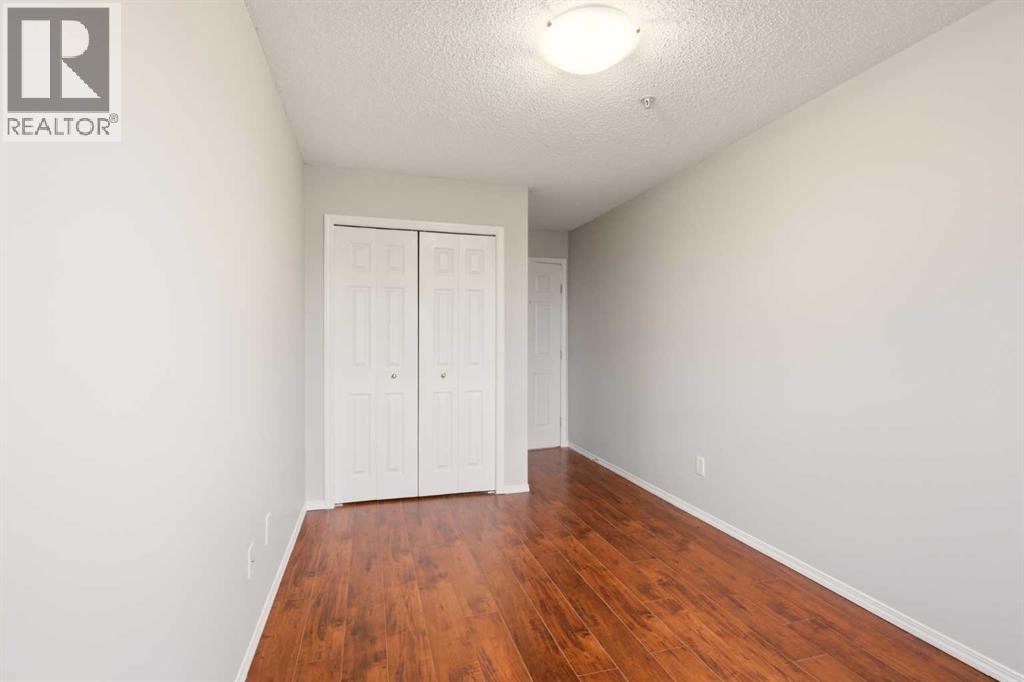 #2323 700 Willowbrook Road NW - 14