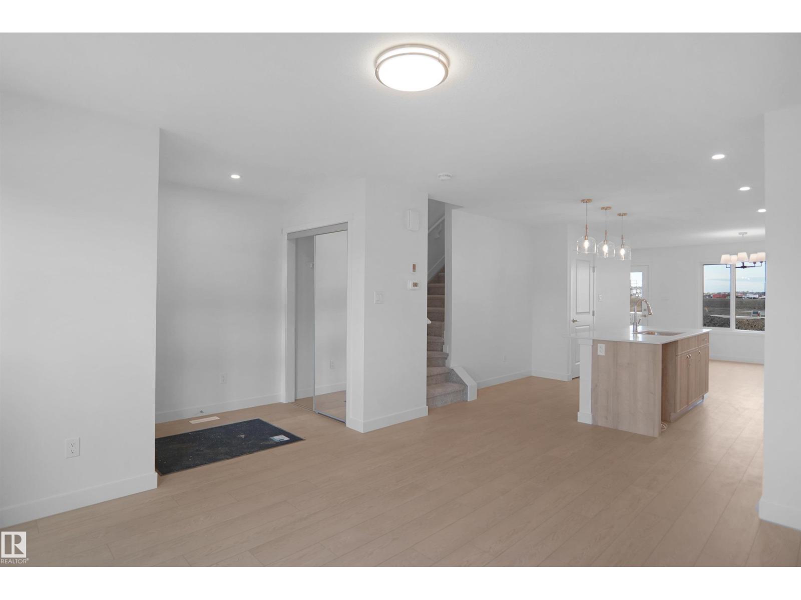 21035 25 AV NW - 6