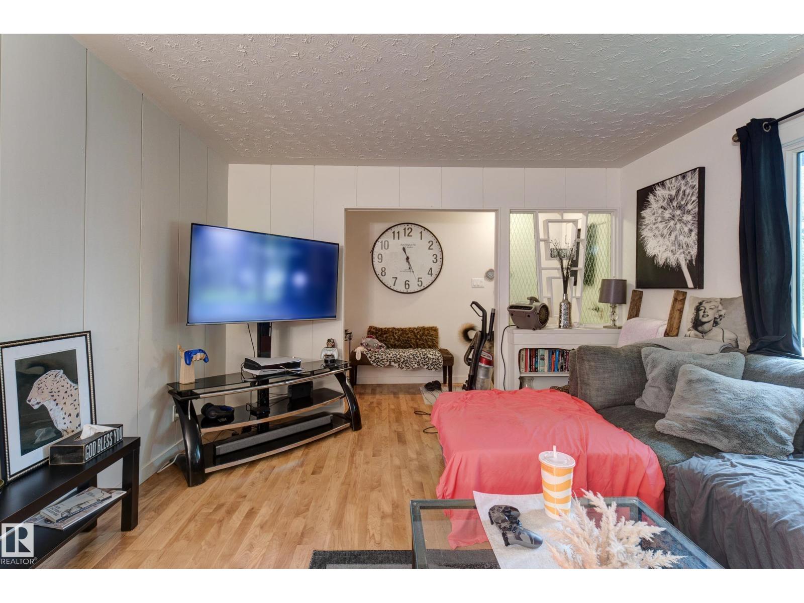 13211 77 ST NW - 12