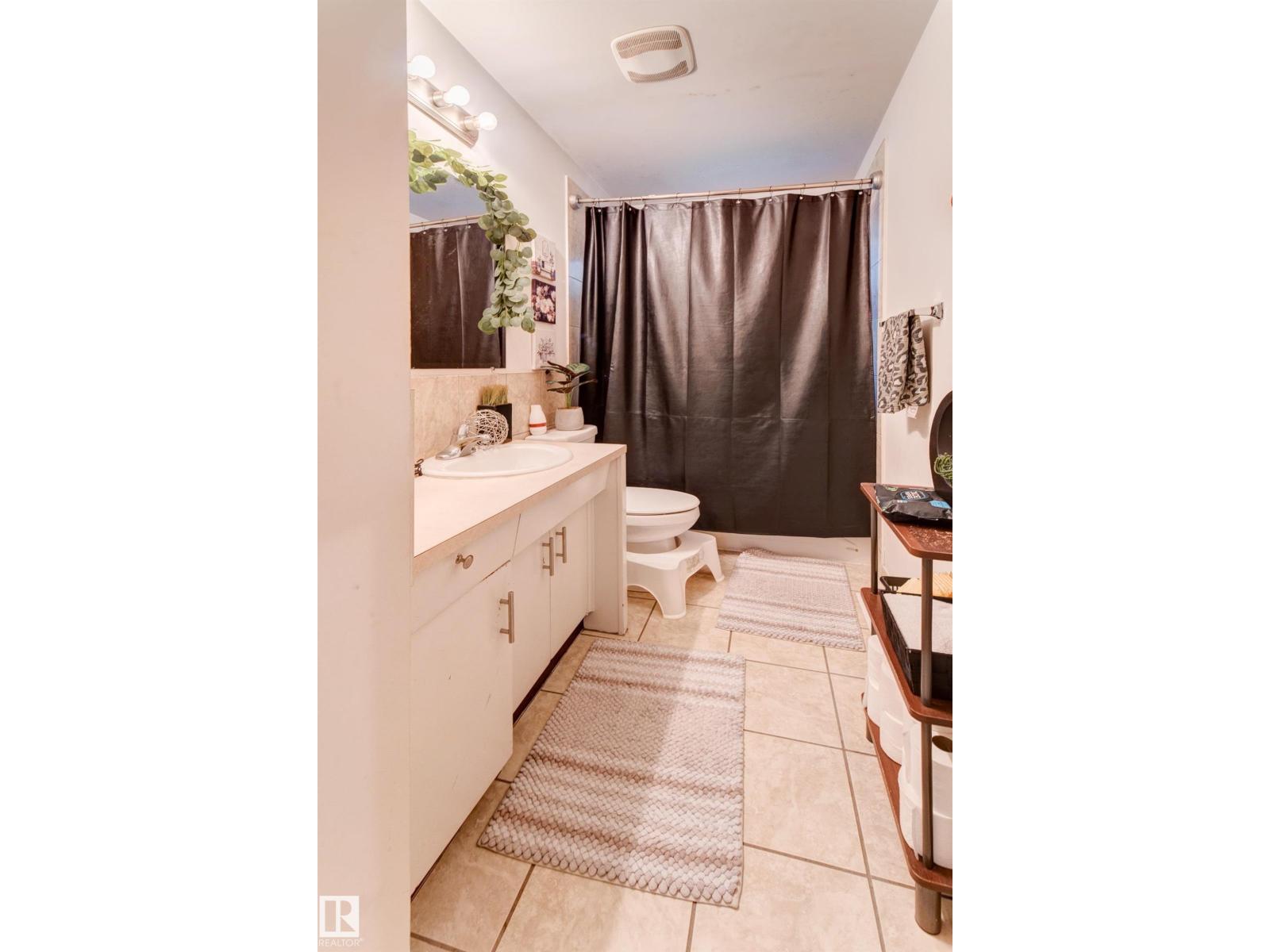 13211 77 ST NW - 21