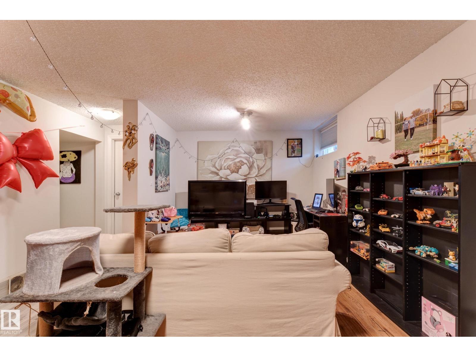 13211 77 ST NW - 29