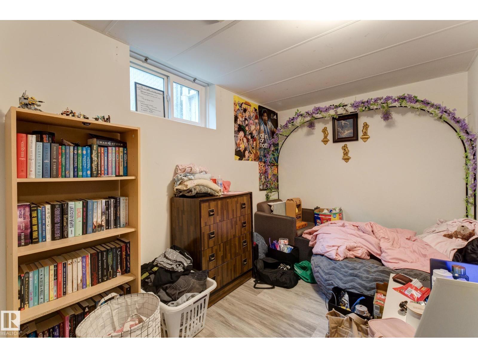 13211 77 ST NW - 32