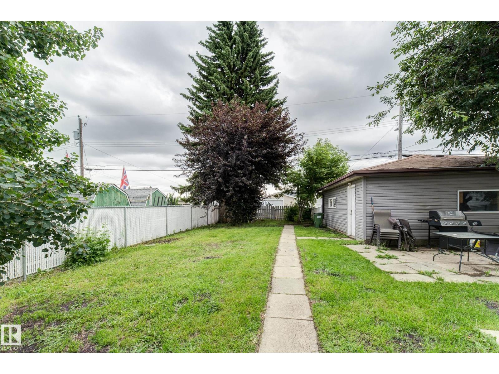 13211 77 ST NW - 5
