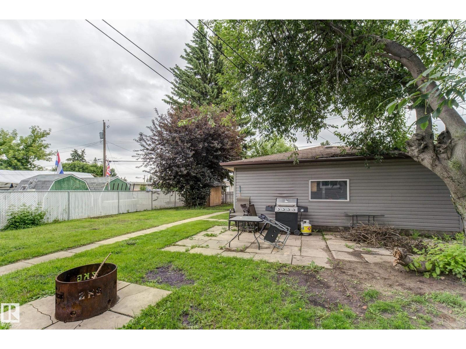 13211 77 ST NW - 8