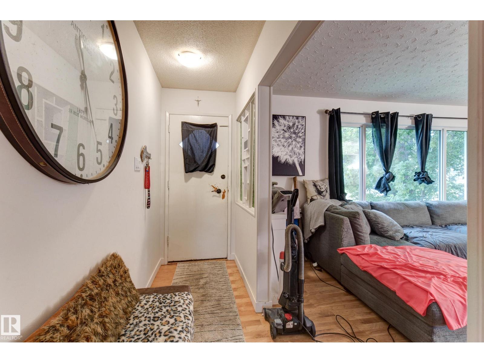 13211 77 ST NW - 9