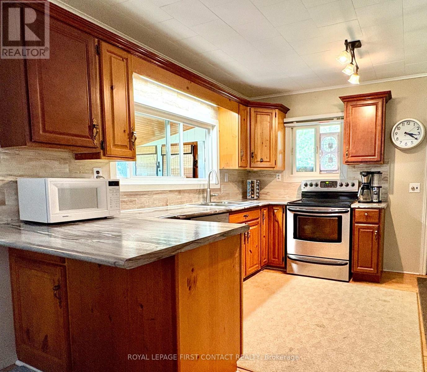1987 CHAMPLAIN ROAD - 13