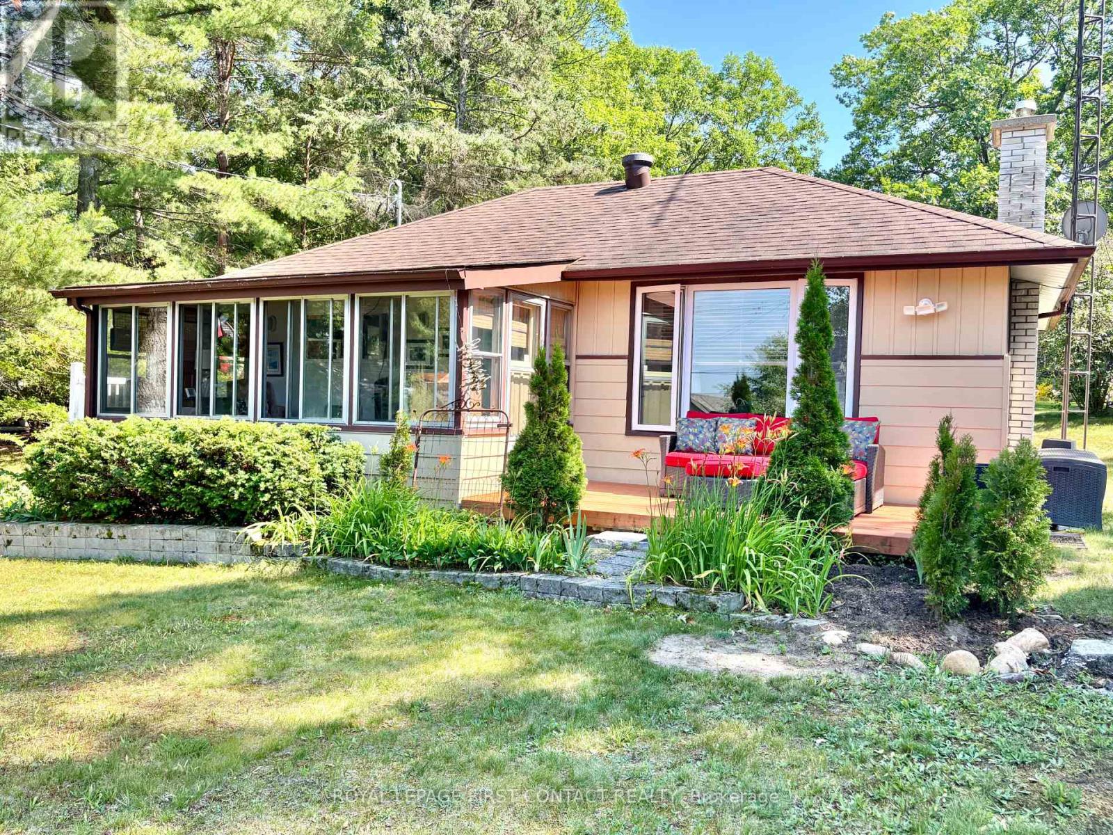 1987 CHAMPLAIN ROAD - 2