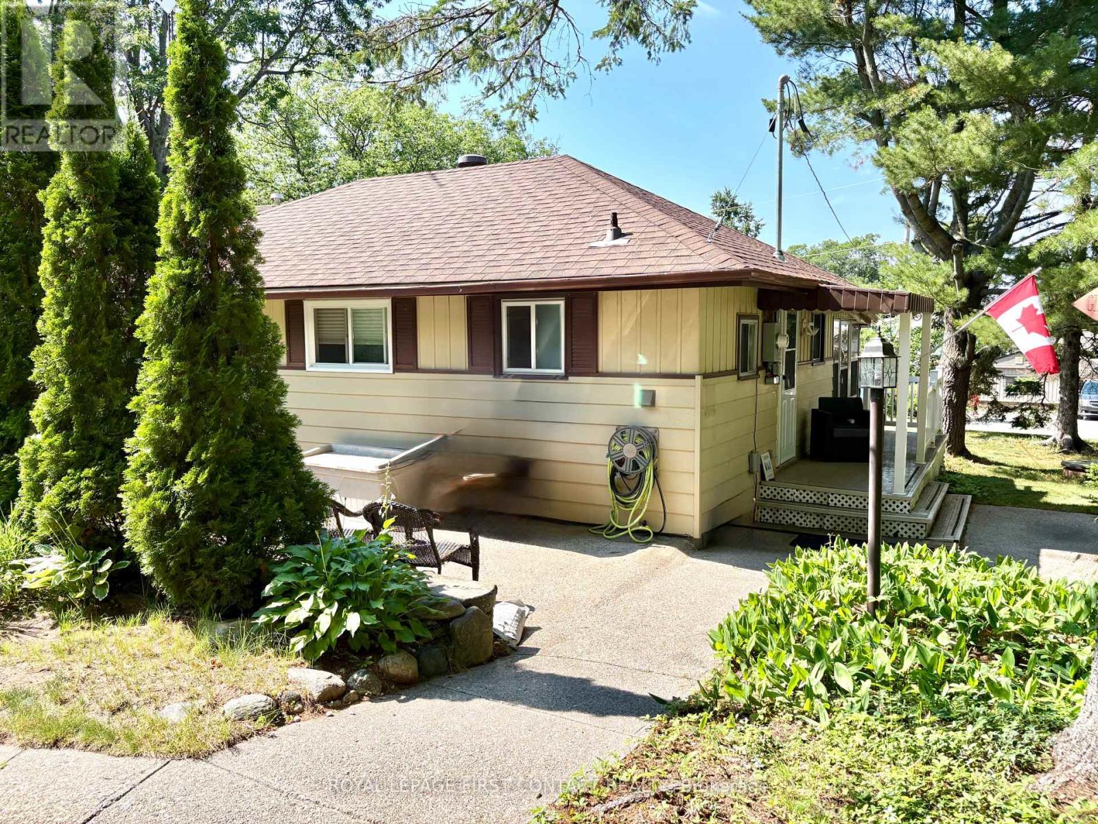 1987 CHAMPLAIN ROAD - 35
