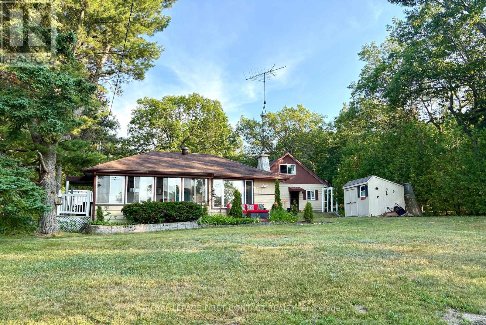 1987 CHAMPLAIN ROAD - 5