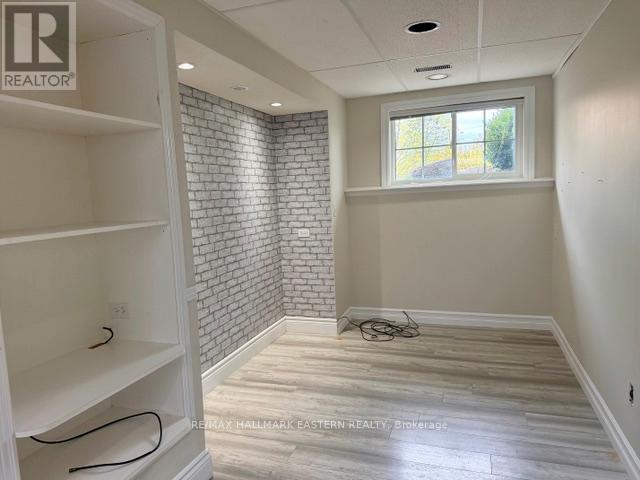 28 GRANT DRIVE - 23