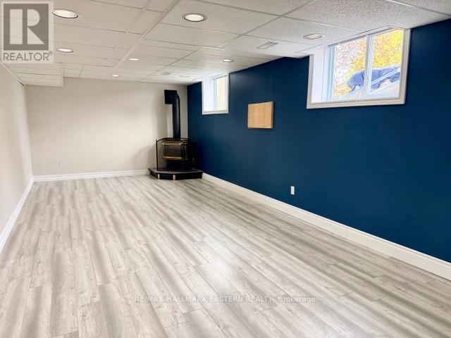 28 GRANT DRIVE - 26