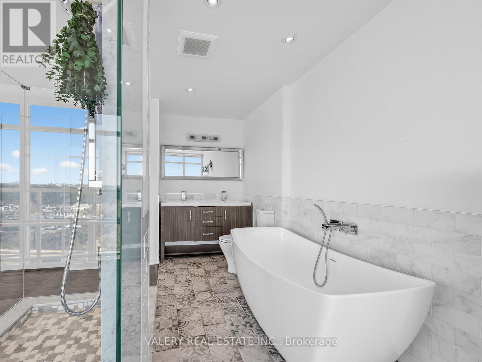 #827 250 MANITOBA STREET - Image 11